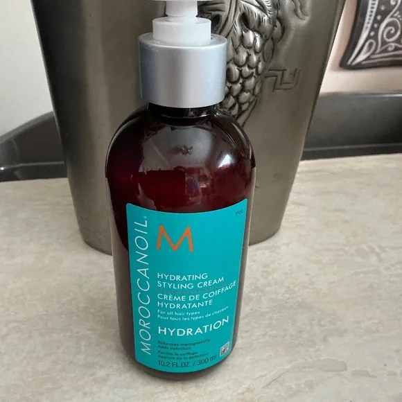 Moroccanoil Hydrating Styling Cream NWT 10.2 ounces - Picture 2 of 2